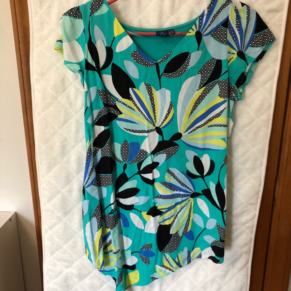 Green patterned top
